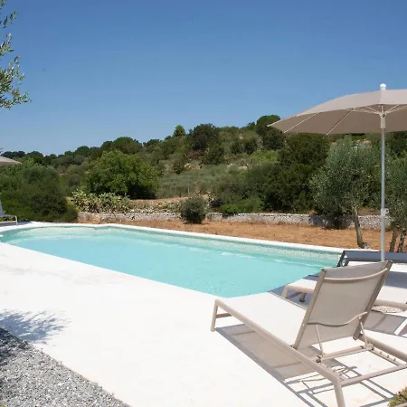 Charming With Annex And Pool Near Cisternino